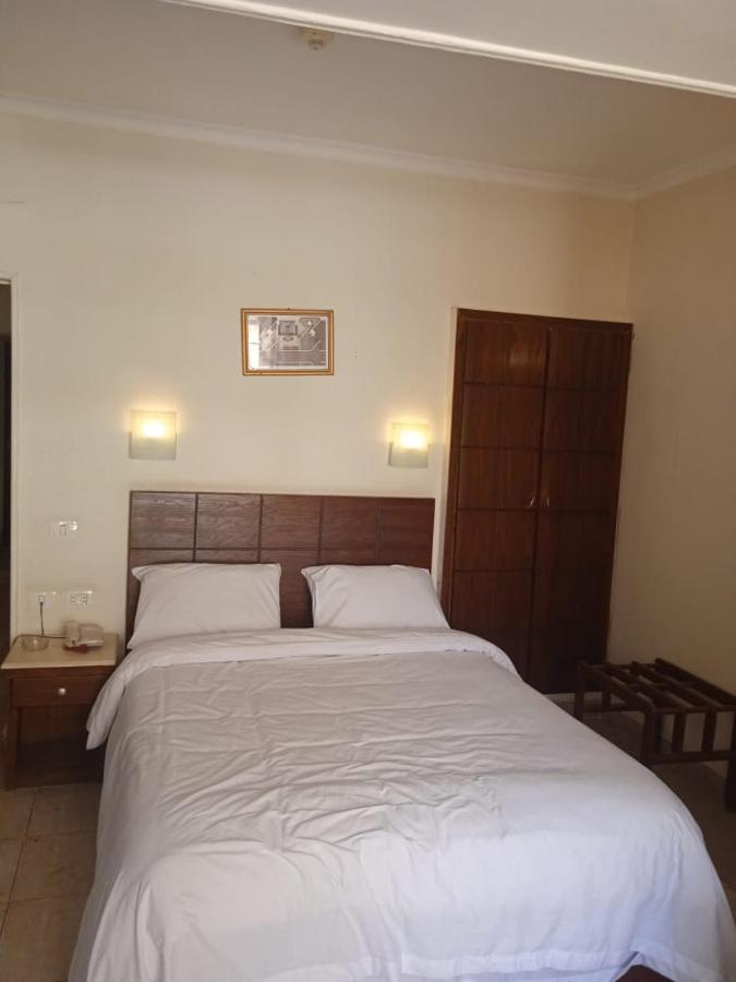 Regency Hotel Giza Esterno foto