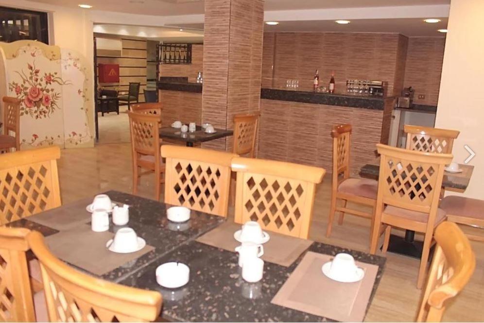 Regency Hotel Giza Esterno foto