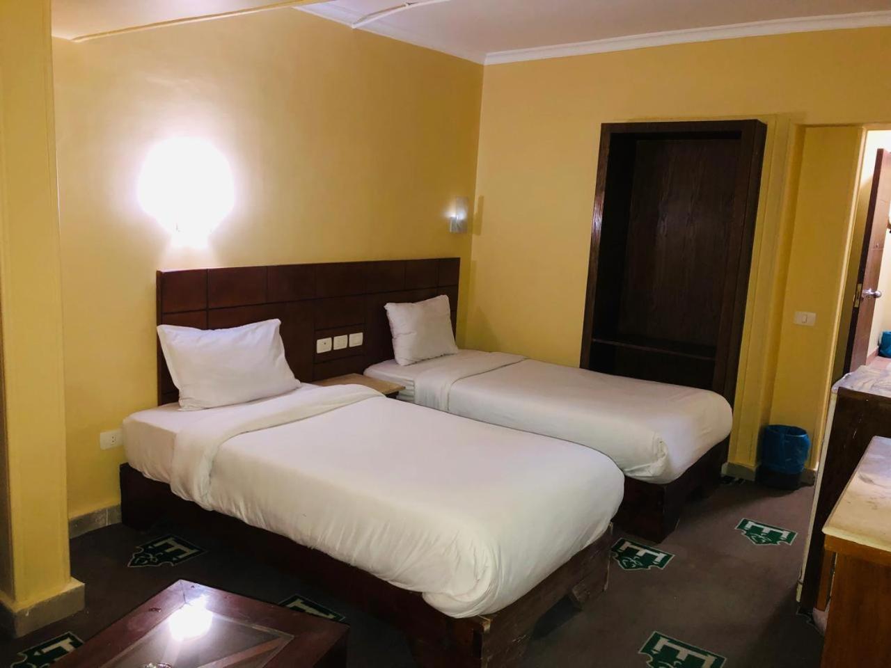 Regency Hotel Giza Esterno foto